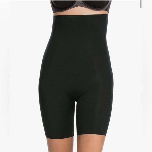 NWT SPANX Thinstincts High-waisted Mid-thigh Shaping Short Black Size Small - Picture 1 of 5